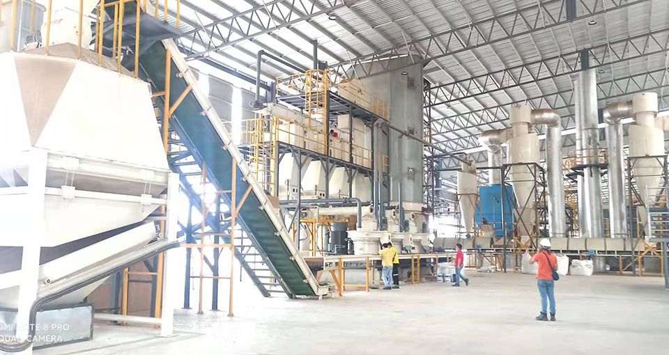 Línea de producción de pellets de madera de 10 t/h en Malasia