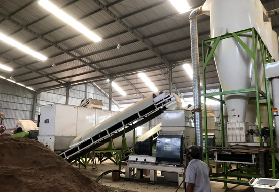 Molino de martillos de madera